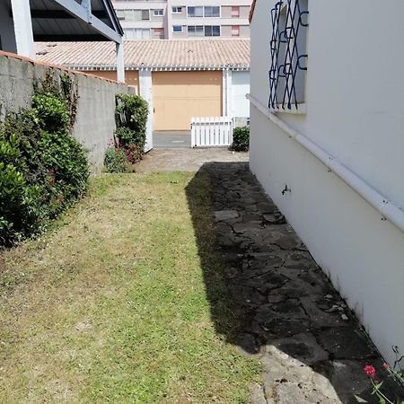 Maison Deux Chambres Avec Jardin A 100M De L'Ocean Les Sables-d'Olonne Exterior photo